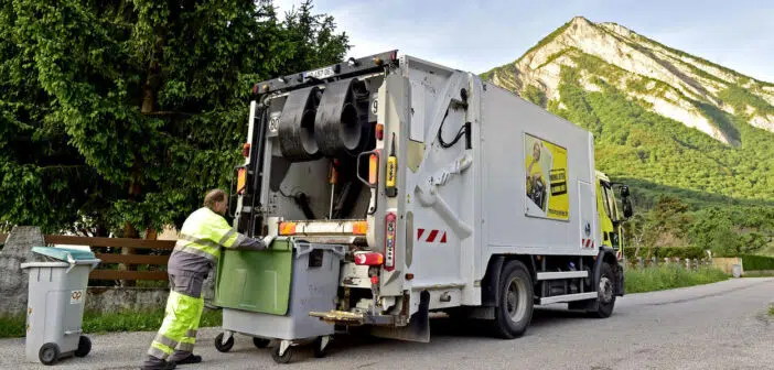 La collecte des déchets par des éboueurs